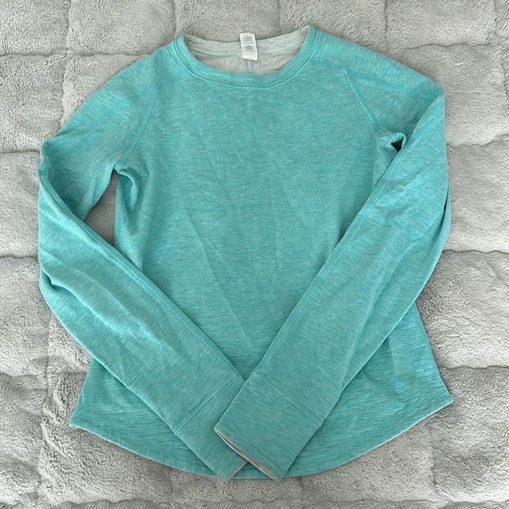 Ivviva / lululemon blue long sleeve